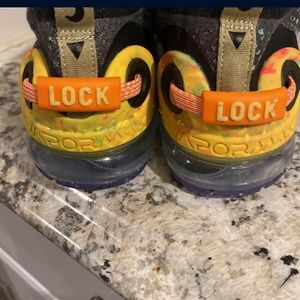 Vapormax flyknit size 10